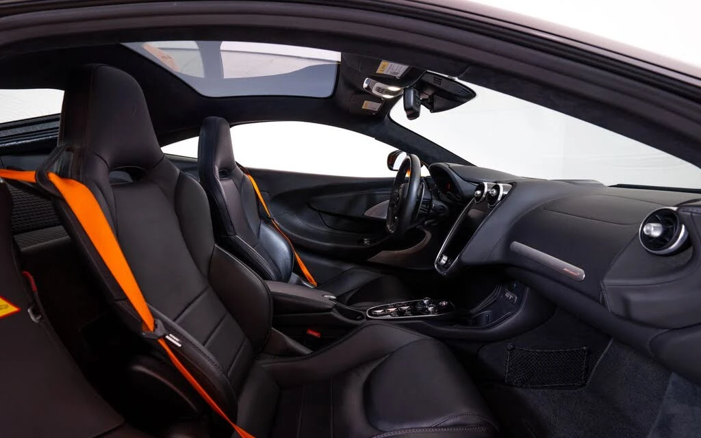 2023 McLaren GT - Image 20 of 24