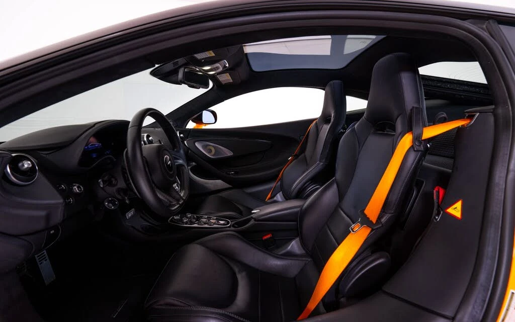 2023 McLaren GT - Image 19 of 24