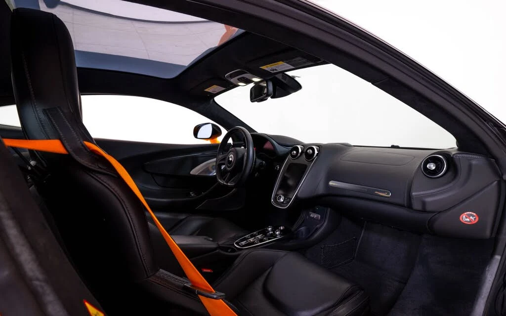 2023 McLaren GT - Image 21 of 24