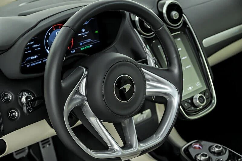 2023 McLaren GT - Image 25 of 31