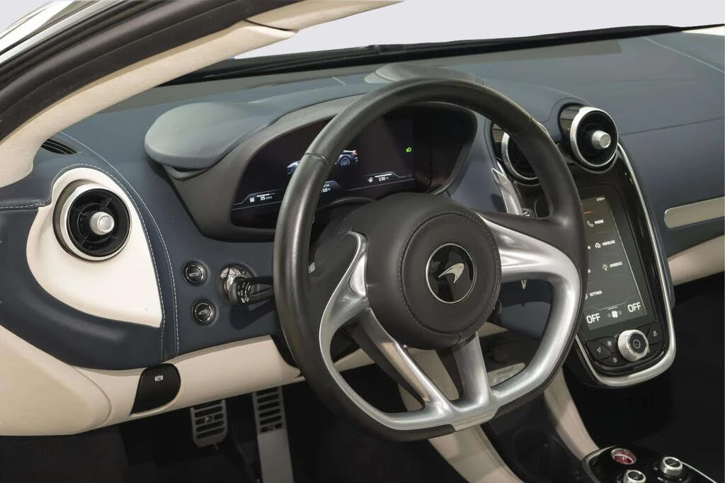 2023 McLaren GT - Image 23 of 31