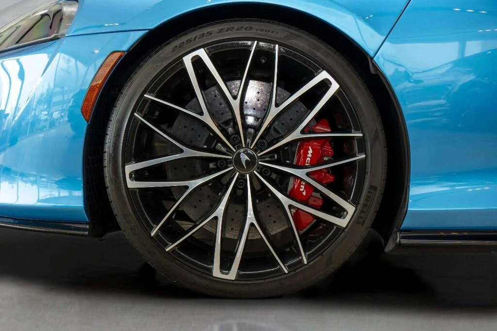 2023 McLaren GT - Image 12 of 31
