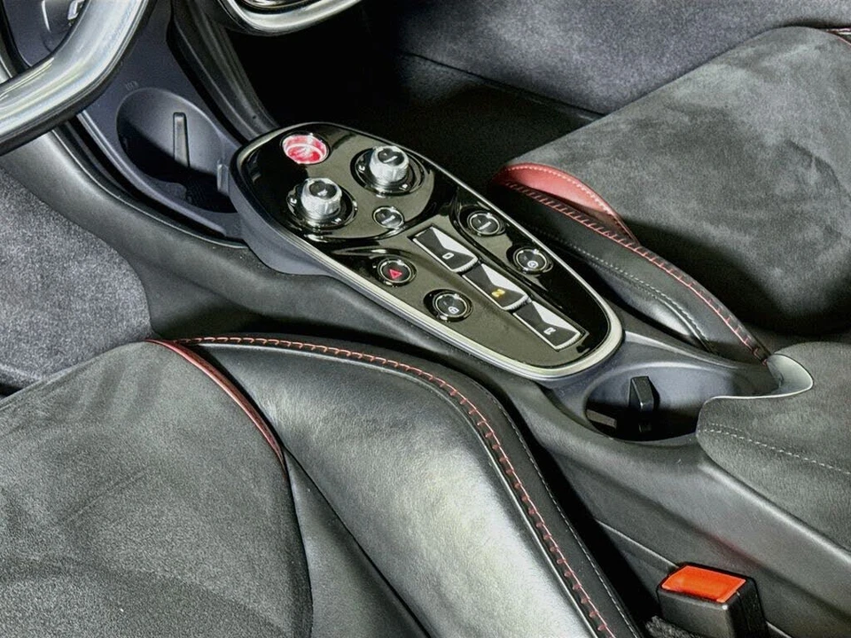 2023 McLaren GT - Image 14 of 29