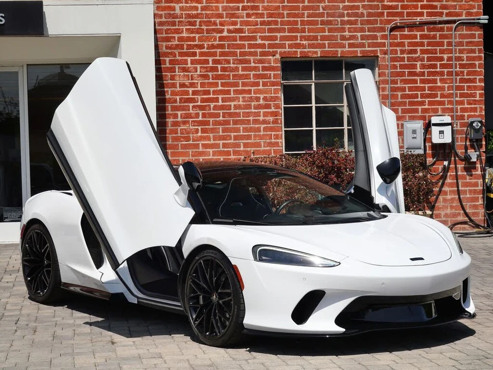 2023 McLaren GT - Image 16 of 26