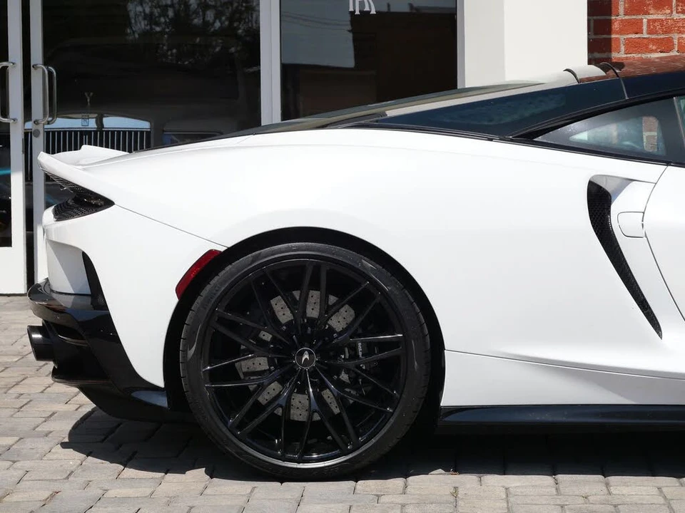 2023 McLaren GT - Image 13 of 26