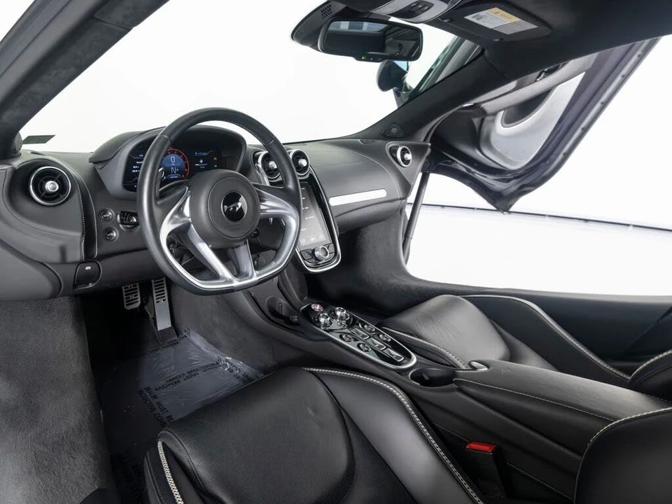 2023 McLaren GT - Image 25 of 31