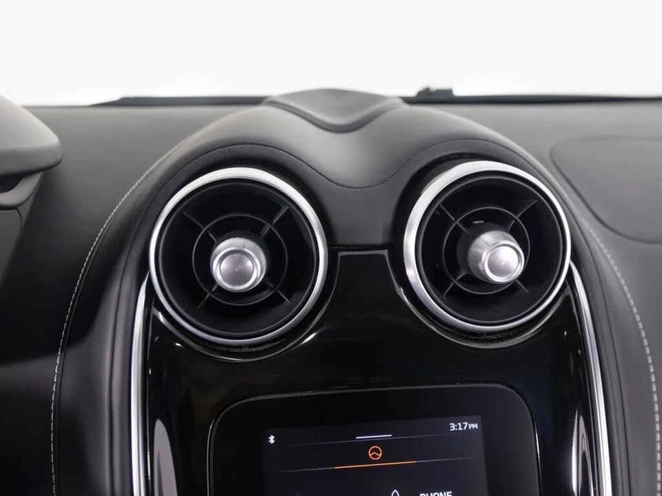 2023 McLaren GT - Image 17 of 31