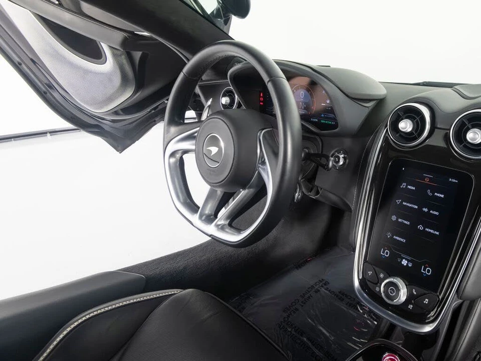 2023 McLaren GT - Image 28 of 31