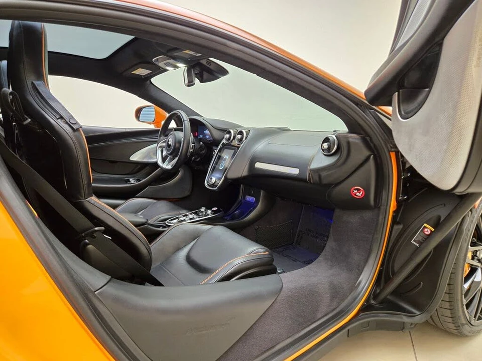 2023 McLaren GT - Image 22 of 31