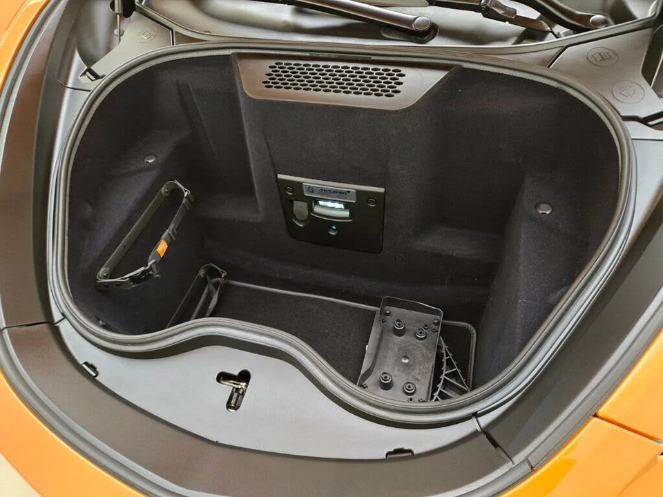 2023 McLaren GT - Image 27 of 31