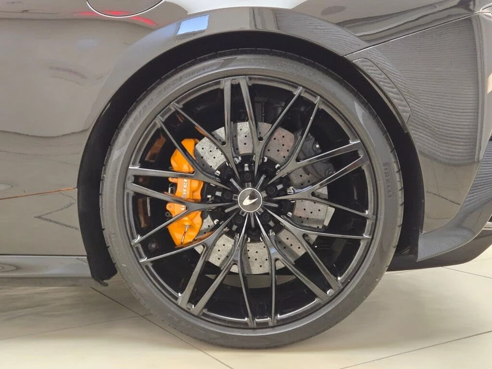 2023 McLaren GT - Image 15 of 31