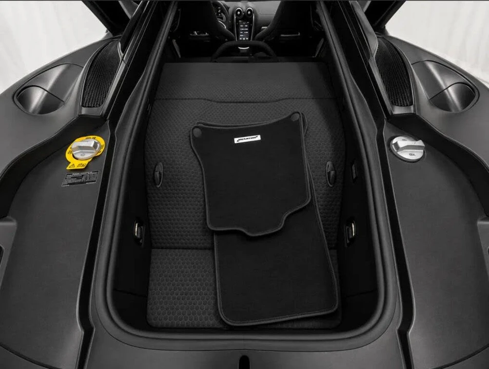 2023 McLaren GT - Image 15 of 16