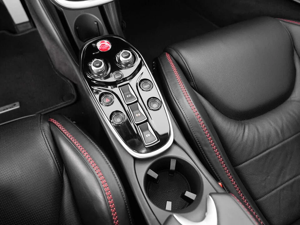 2023 McLaren GT - Image 28 of 31