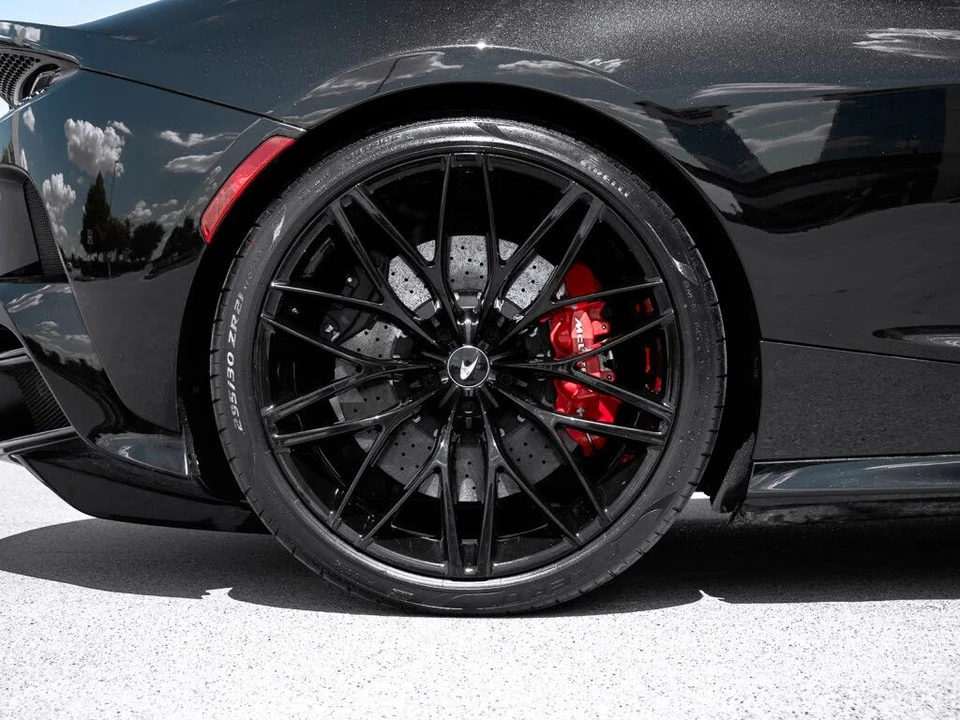 2023 McLaren GT - Image 17 of 31