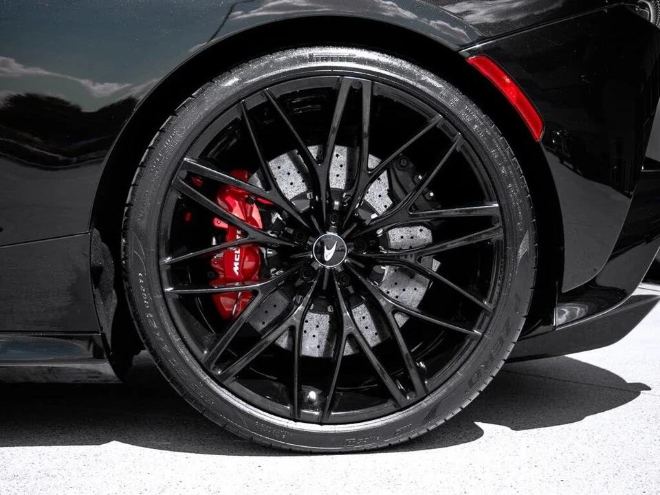 2023 McLaren GT - Image 19 of 31