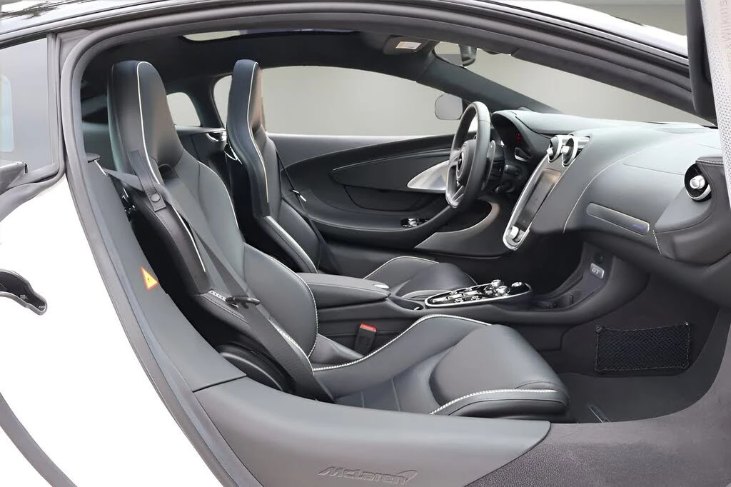 2023 McLaren GT - Image 15 of 26