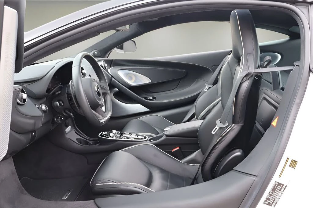2023 McLaren GT - Image 9 of 26