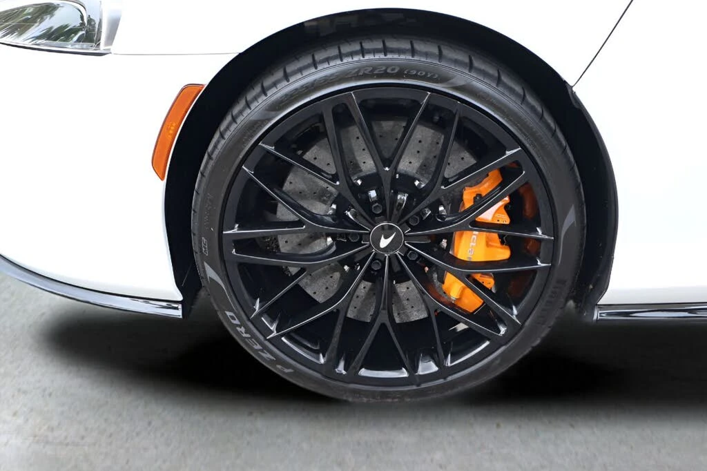 2023 McLaren GT - Image 25 of 26
