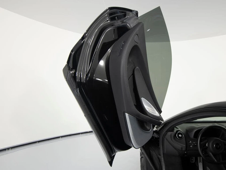 2023 McLaren GT - Image 10 of 31