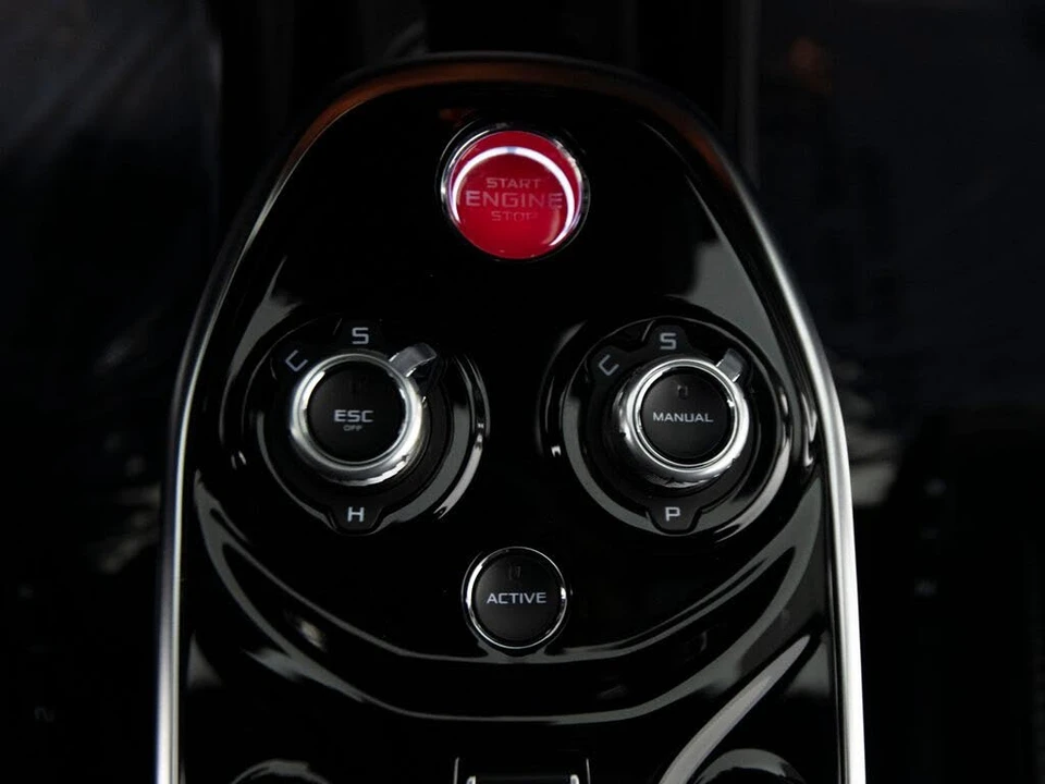 2023 McLaren GT - Image 26 of 31