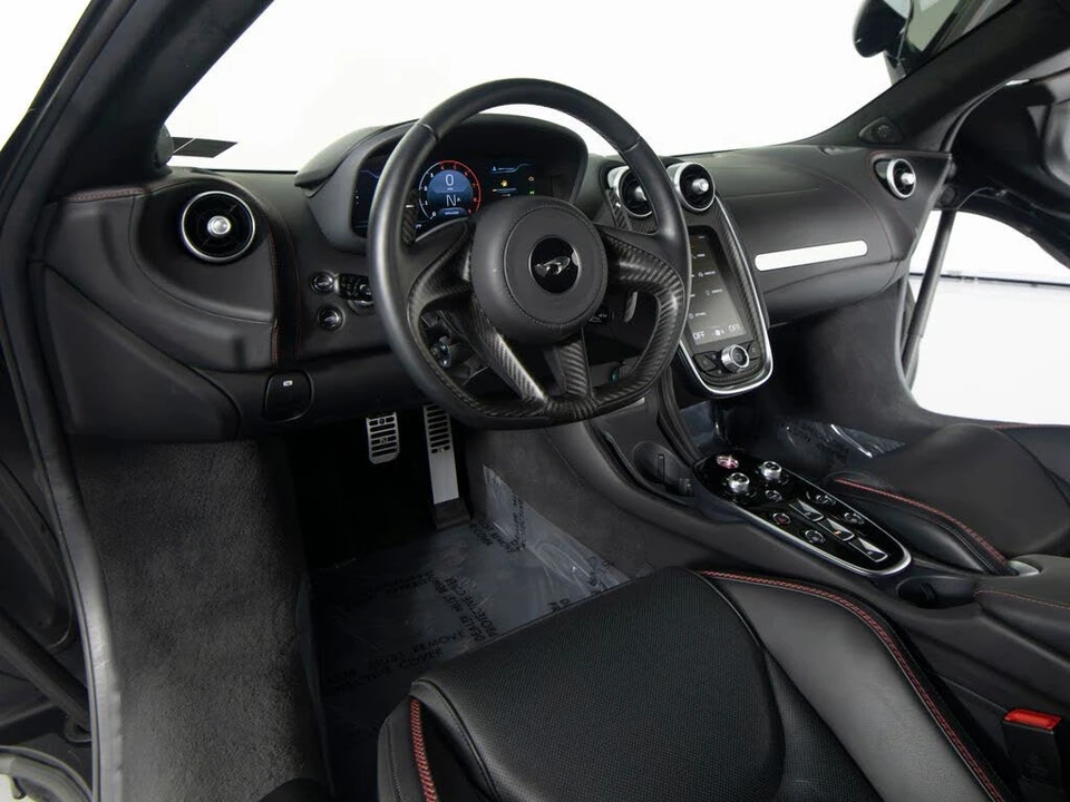 2023 McLaren GT - Image 15 of 31