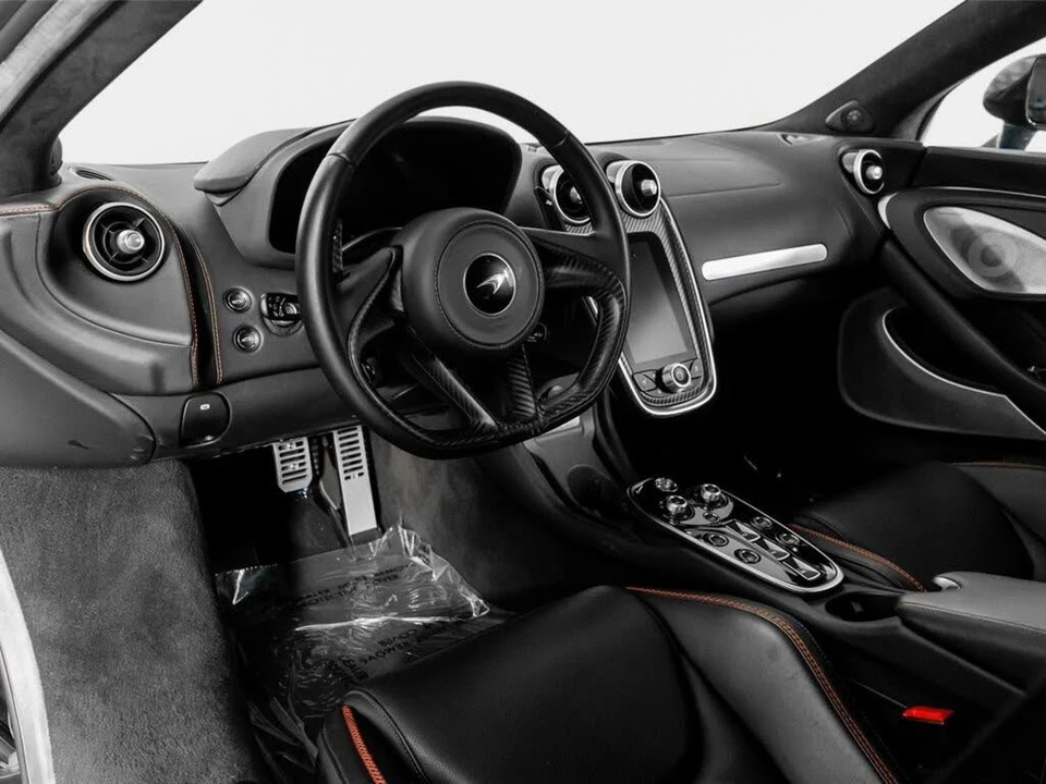 2023 McLaren GT - Image 2 of 31