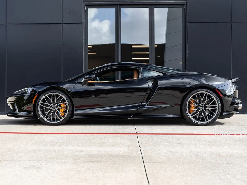 2023 McLaren GT - Image 10 of 31