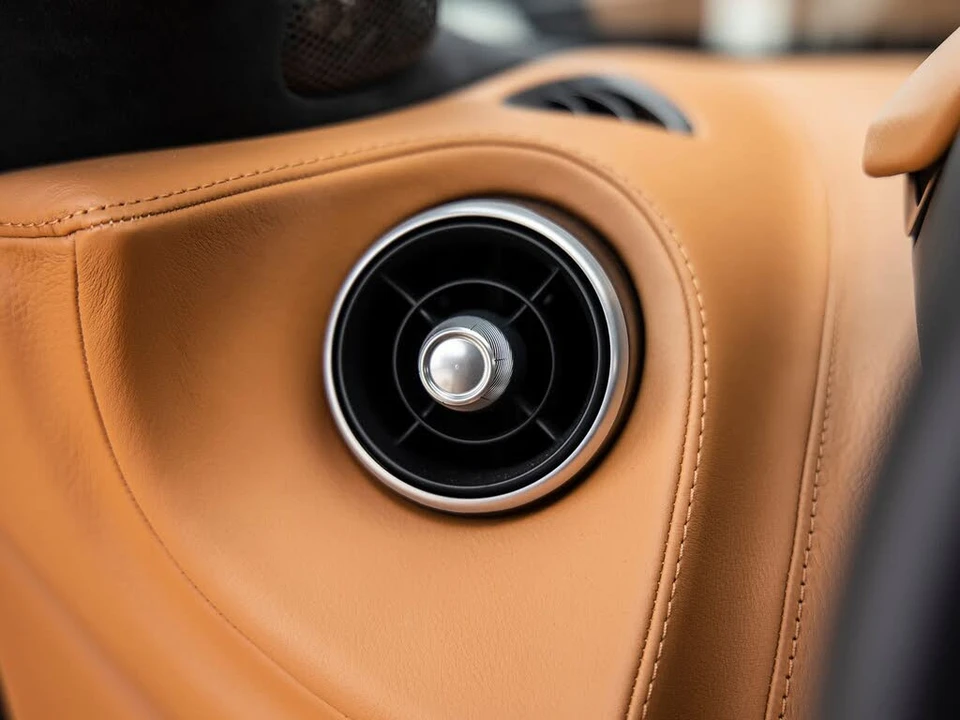 2023 McLaren GT - Image 28 of 31