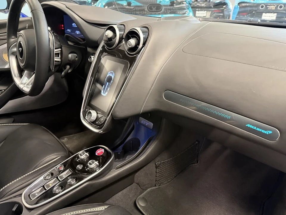 2023 McLaren GT - Image 16 of 17