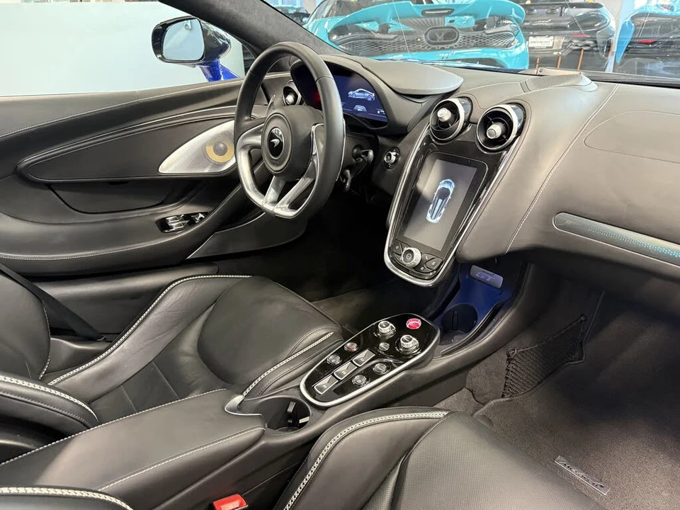 2023 McLaren GT - Image 15 of 17