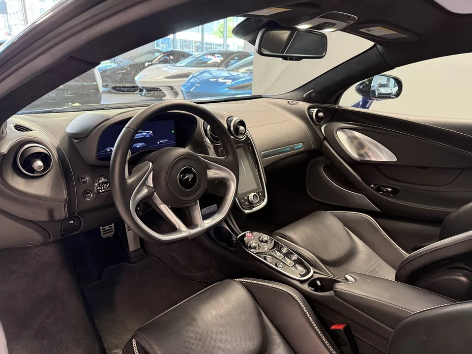 2023 McLaren GT - Image 9 of 17