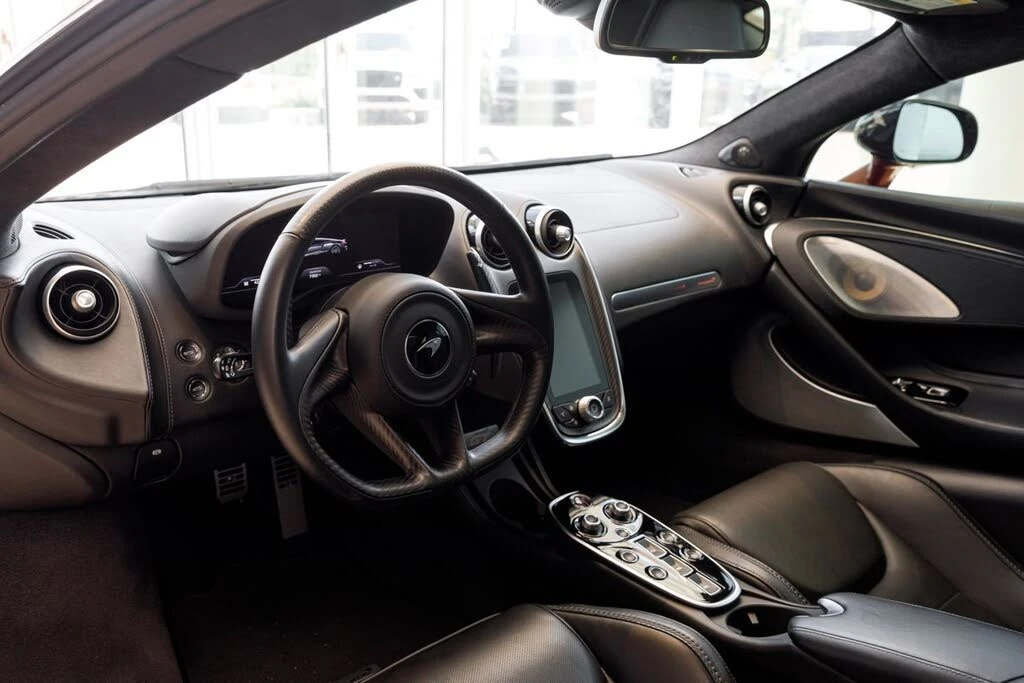 2023 McLaren GT - Image 10 of 31