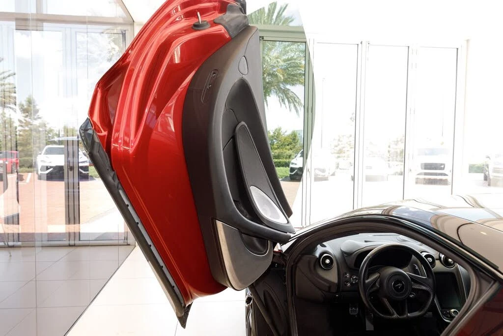 2023 McLaren GT - Image 27 of 31