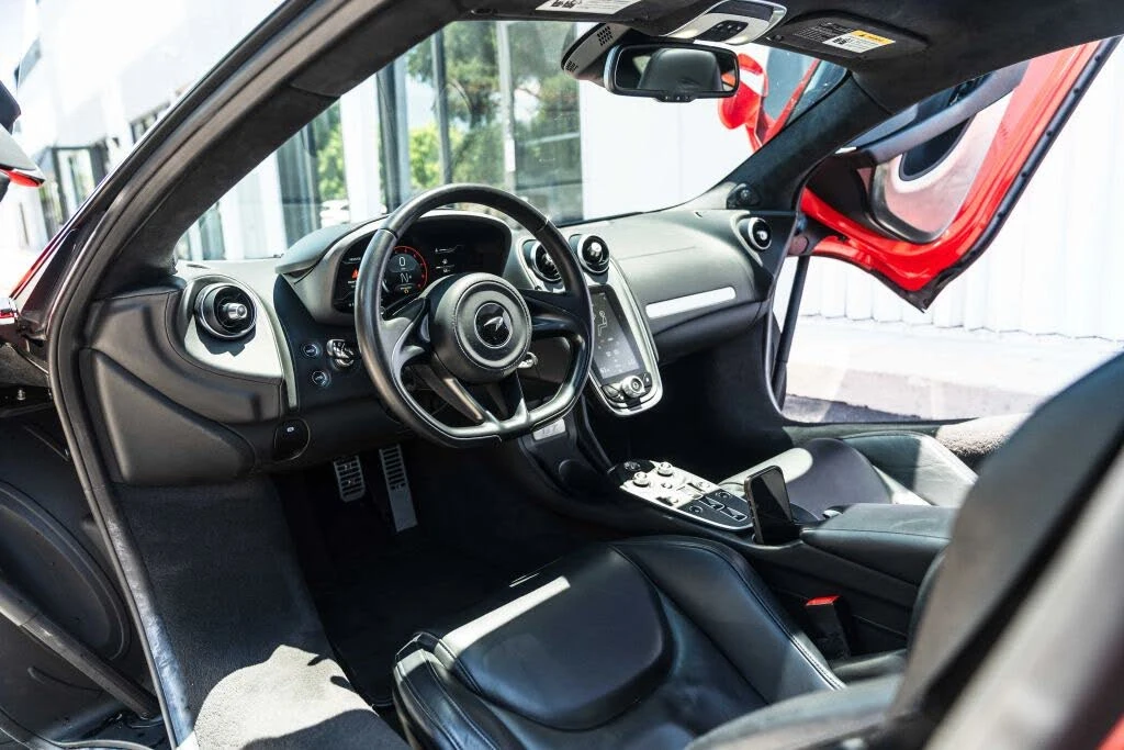 2023 McLaren GT - Image 17 of 24