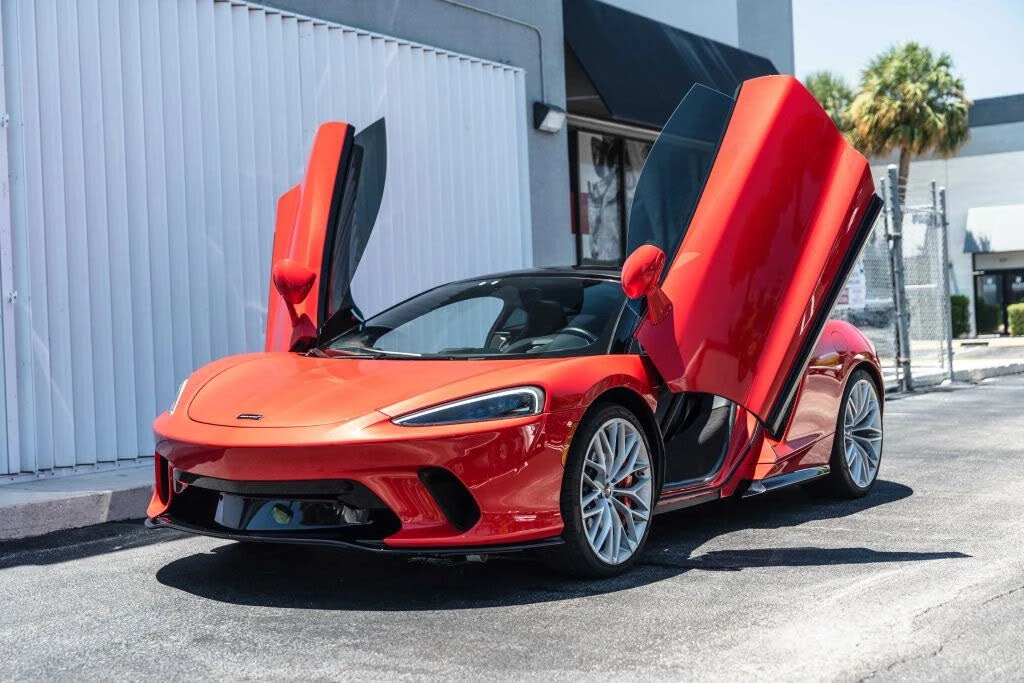 2023 McLaren GT - Image 15 of 24