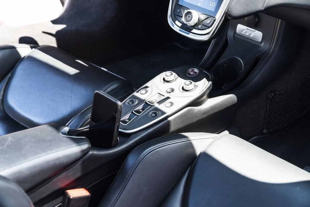 2023 McLaren GT - Image 22 of 24