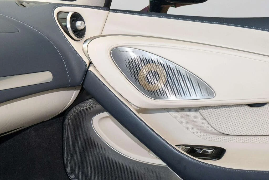2023 McLaren GT - Image 14 of 31