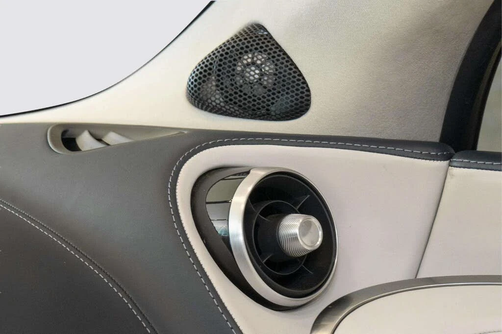 2023 McLaren GT - Image 15 of 31