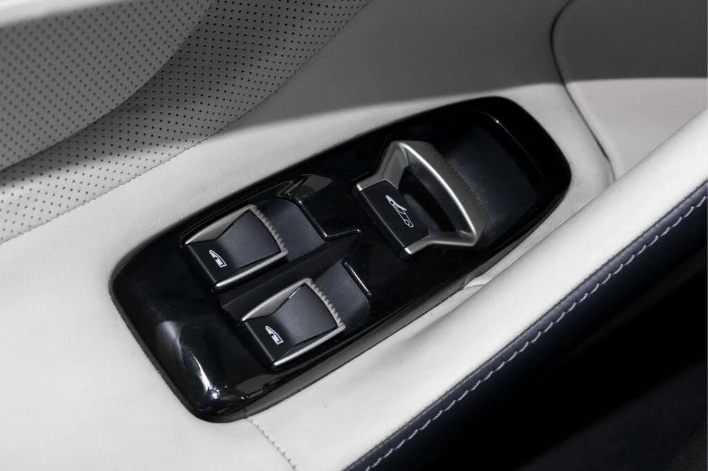 2023 McLaren GT - Image 17 of 31