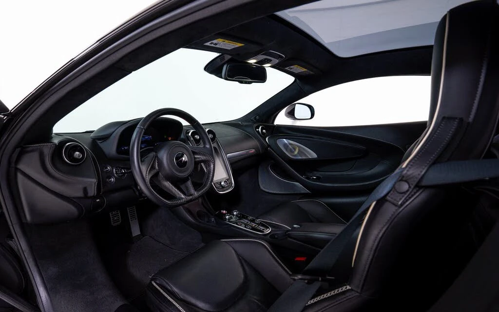 2023 McLaren GT - Image 18 of 22