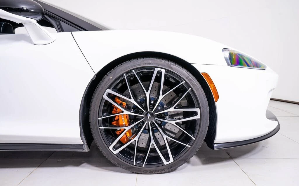 2023 McLaren GT - Image 14 of 22