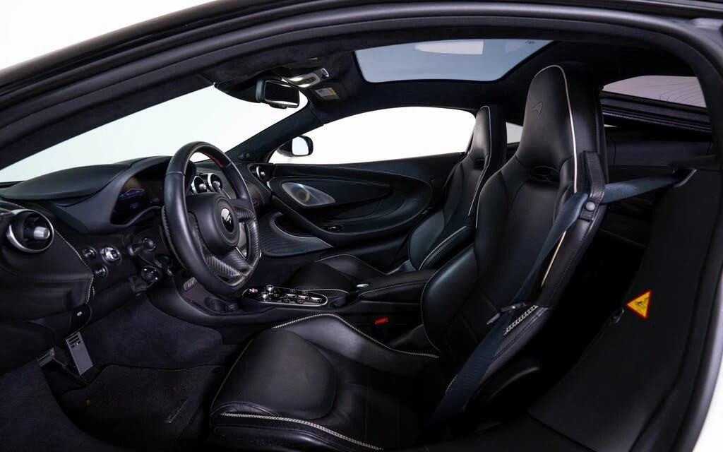 2023 McLaren GT - Image 19 of 22