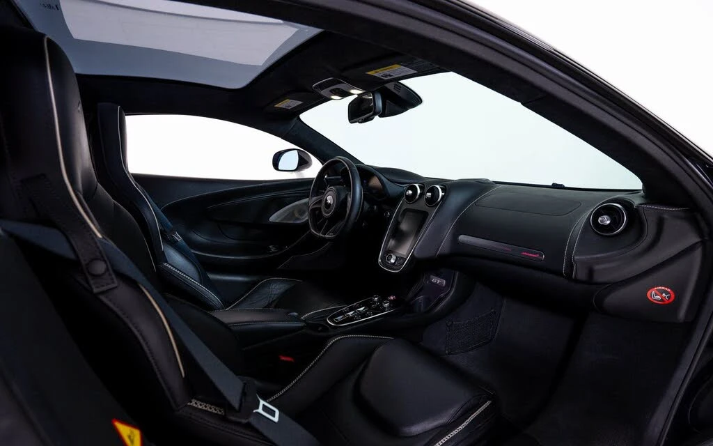2023 McLaren GT - Image 16 of 22