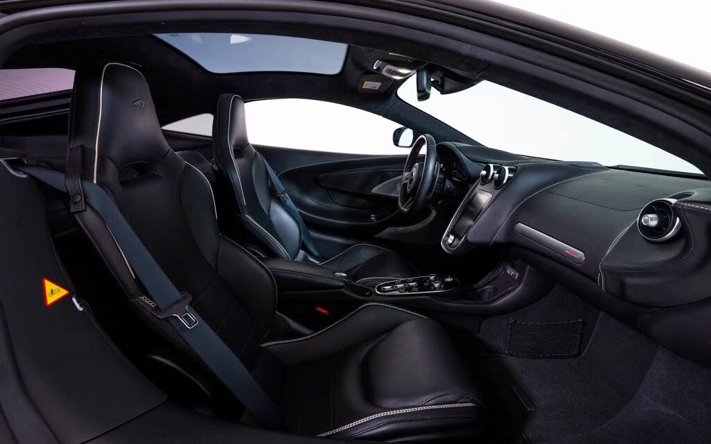 2023 McLaren GT - Image 17 of 22