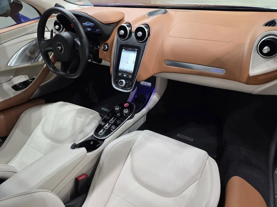 2023 McLaren GT - Image 19 of 26