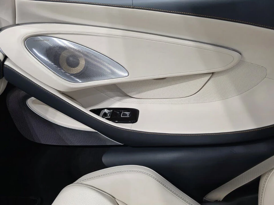 2023 McLaren GT - Image 15 of 21