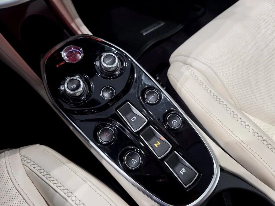 2023 McLaren GT - Image 14 of 21