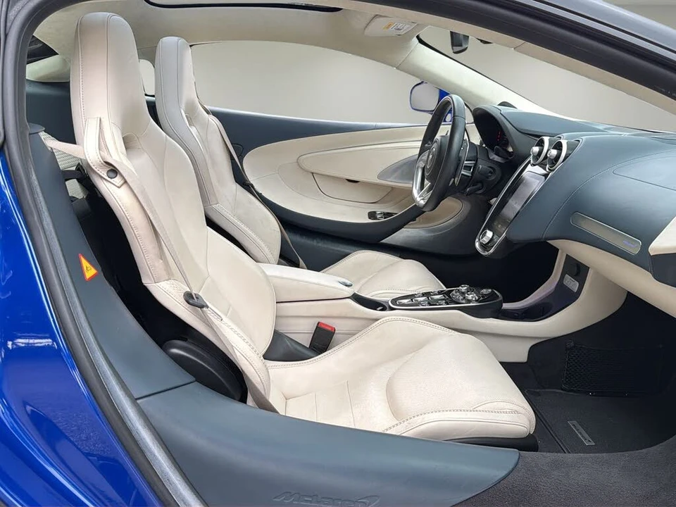 2023 McLaren GT - Image 13 of 24