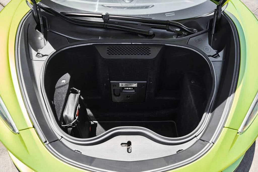 2023 McLaren GT - Image 17 of 31