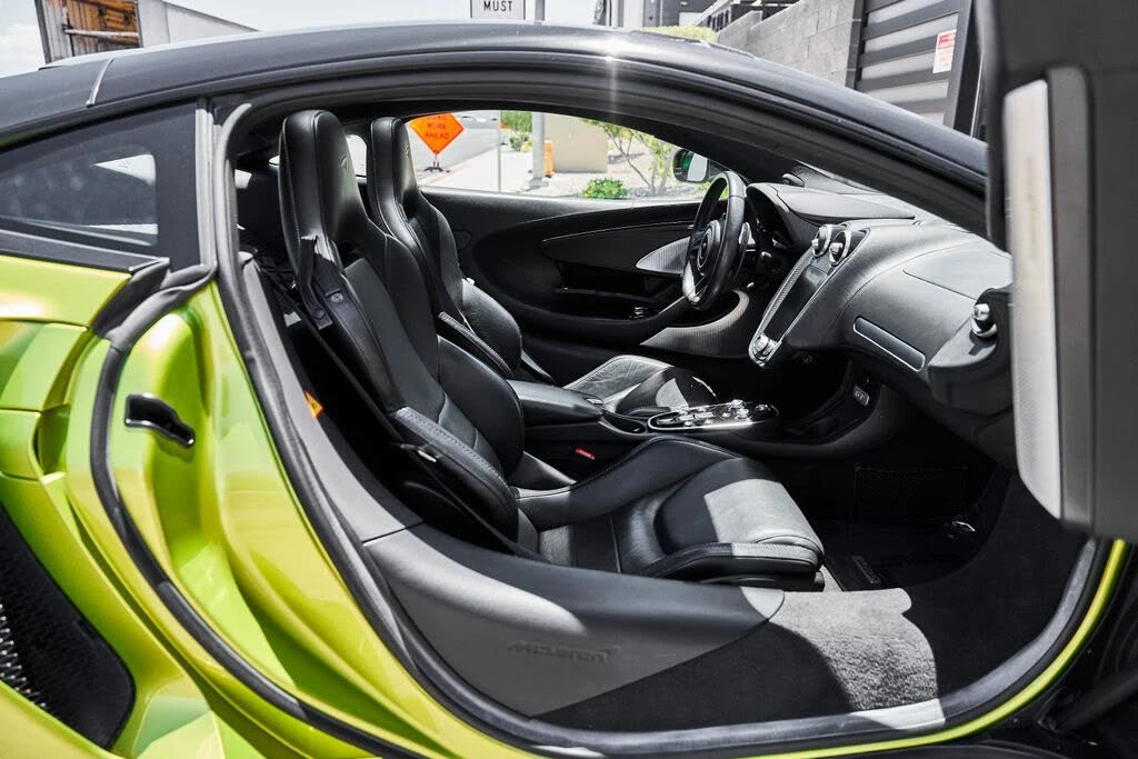 2023 McLaren GT - Image 30 of 31